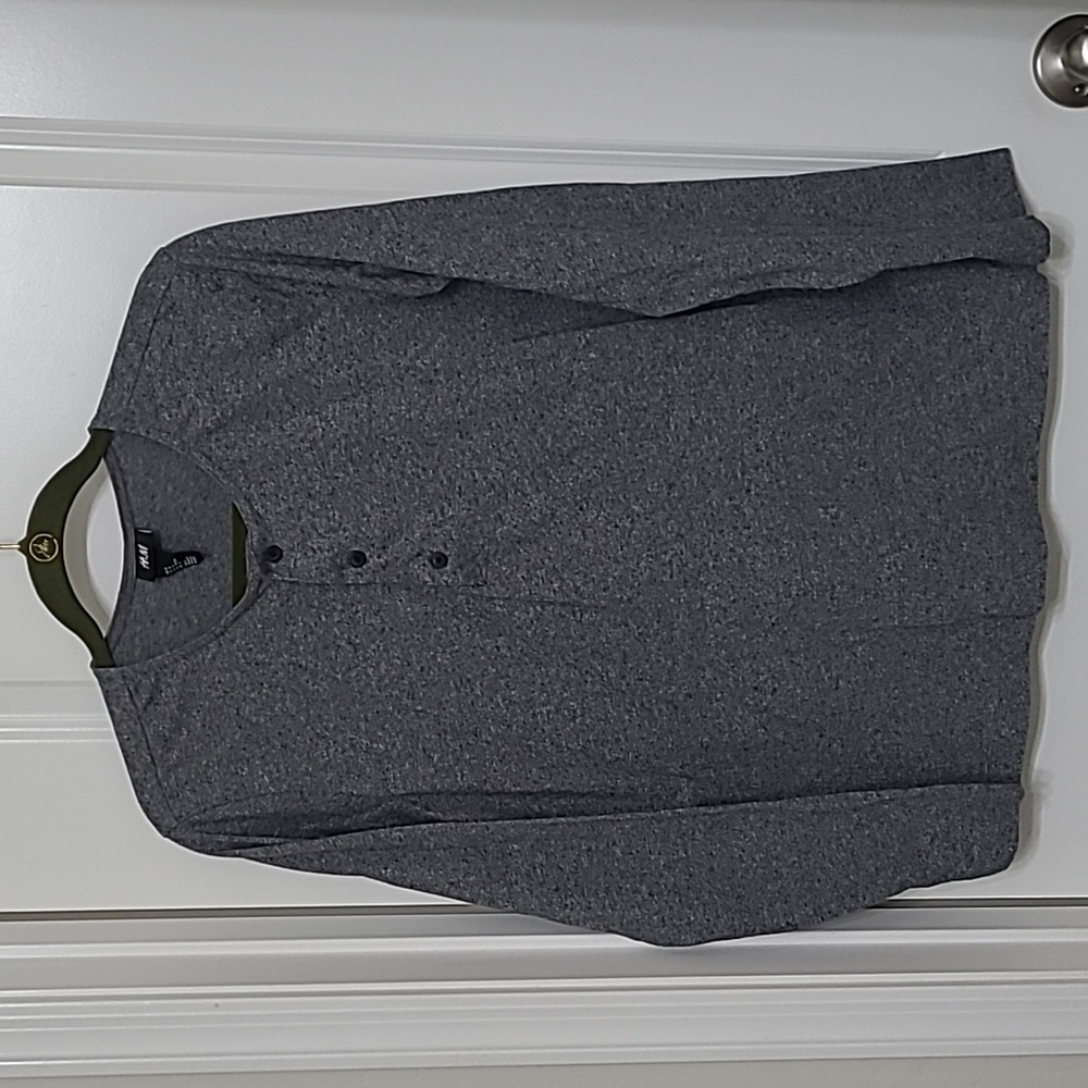 H & M medium gray long-sleeved tee. Three buttons in the front.